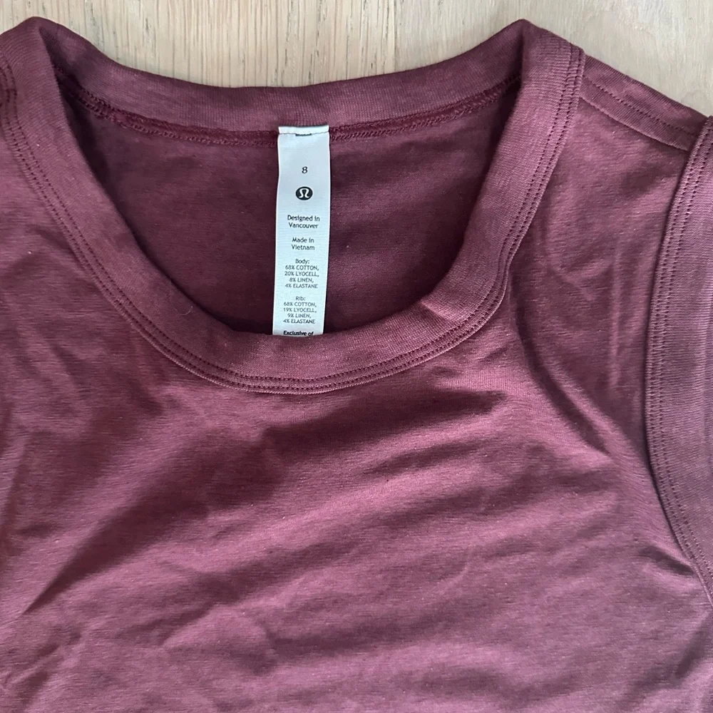 🍋lululemon muscle tank - Picture 2 of 4